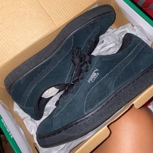 PUMA Black Suede Jr